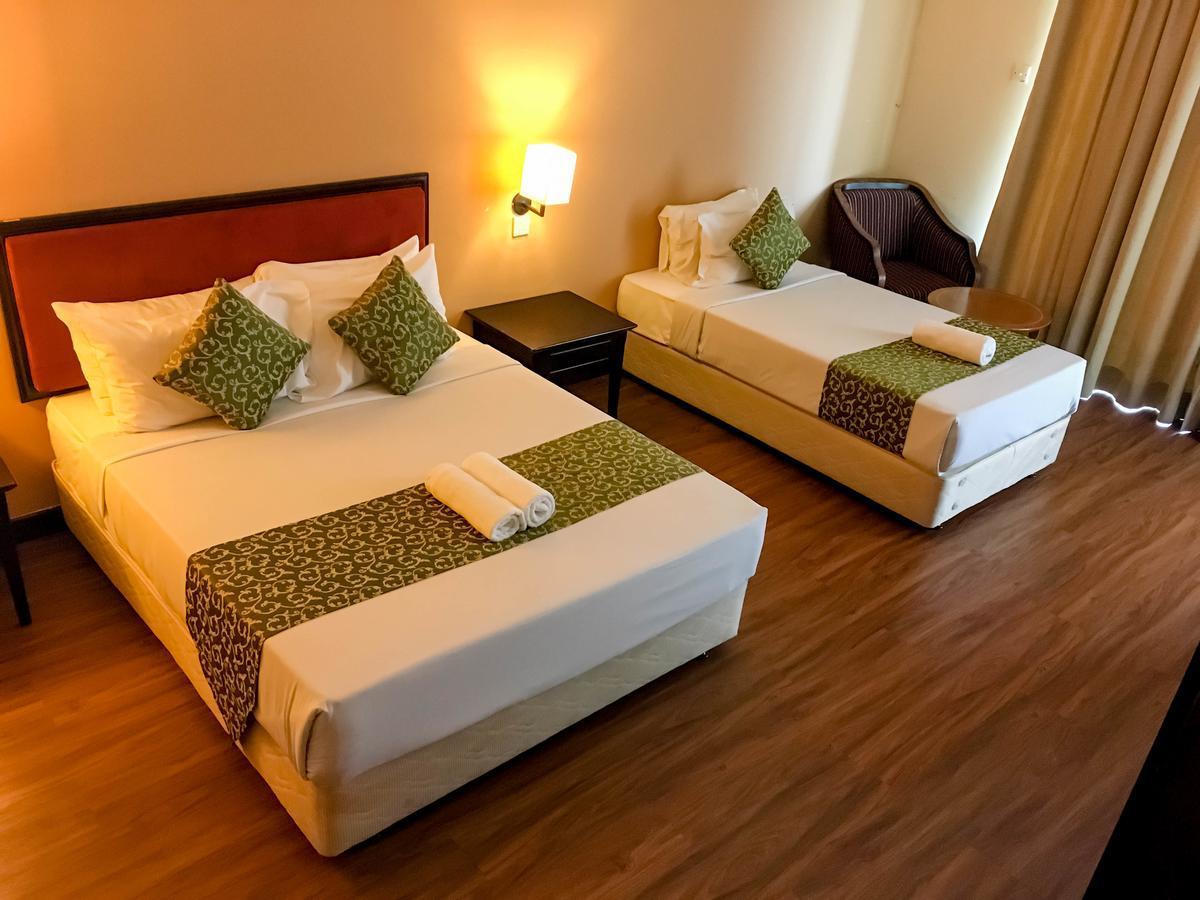 Hotel Legacy Port Dickson Kültér fotó